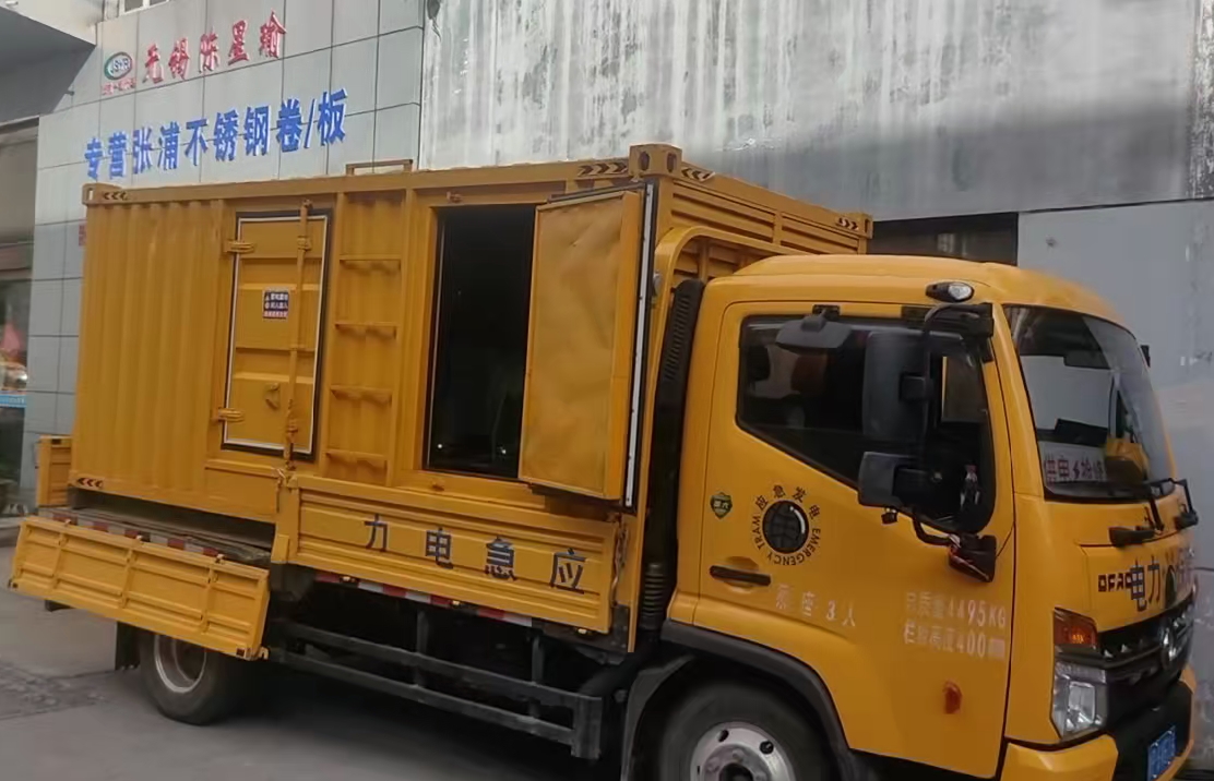 沿河柴油发电机组负载测试时应如何监控机组的运行状态？