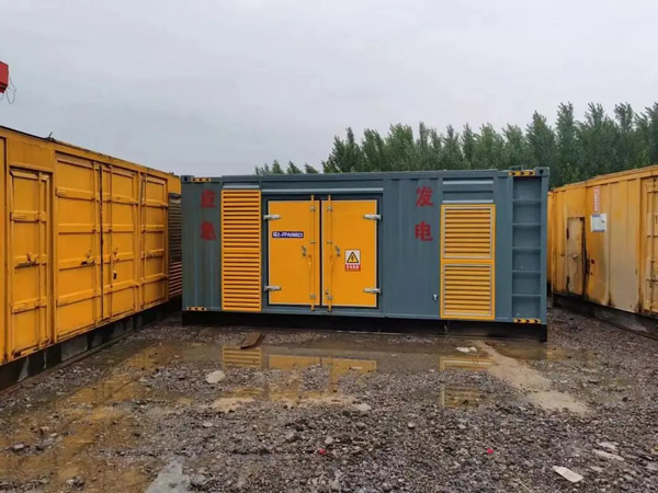 沿河柴油发电机如何判断干式空气滤清器是否需要更换？